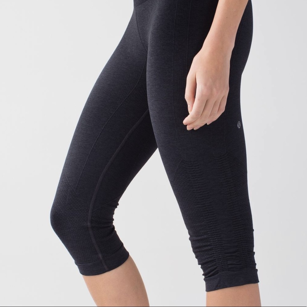 Lululemon In The Flow Crop Heathered Deep Coal